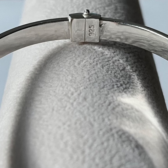 B005 | .925 Sterling Silver Textured Bangle Bracelet - Picture 8 of 8